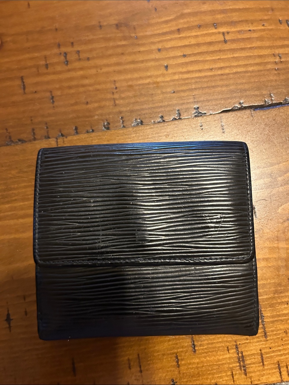 Louis Vuitton Black Epi Leather Compact Wallet with LV Motif - Picture 5 of 12